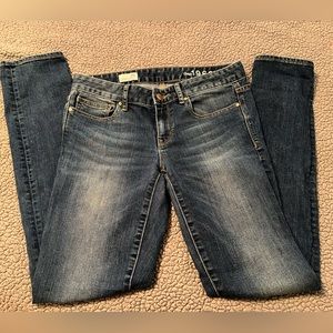 Gap 1969 womens jeans. Skinny. Size 28 L